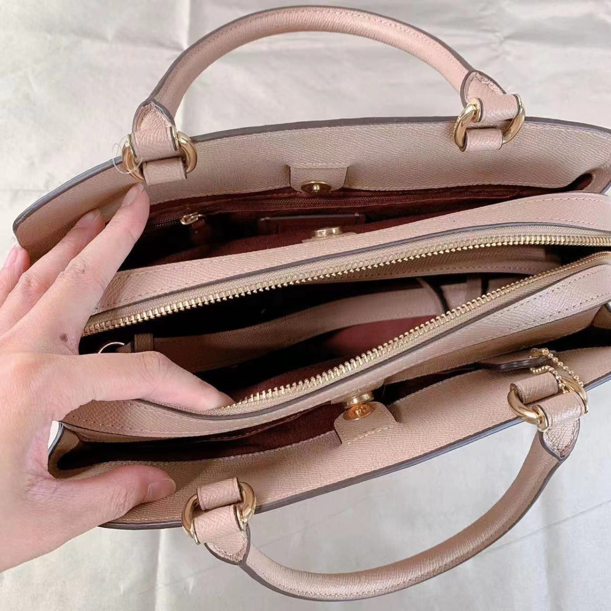 Coach 91493 Lillie Carryall In Gold/Faded Blush Coach 91493 Lillie Carryall In Gold/Faded Blush